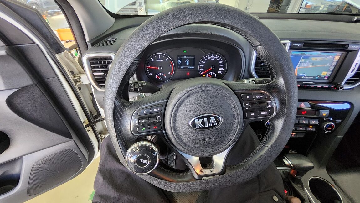 KIA NEW SPORTAGE R2.0 2WD NOBLESSE SPECIAL 2016 - zdjęcie 17