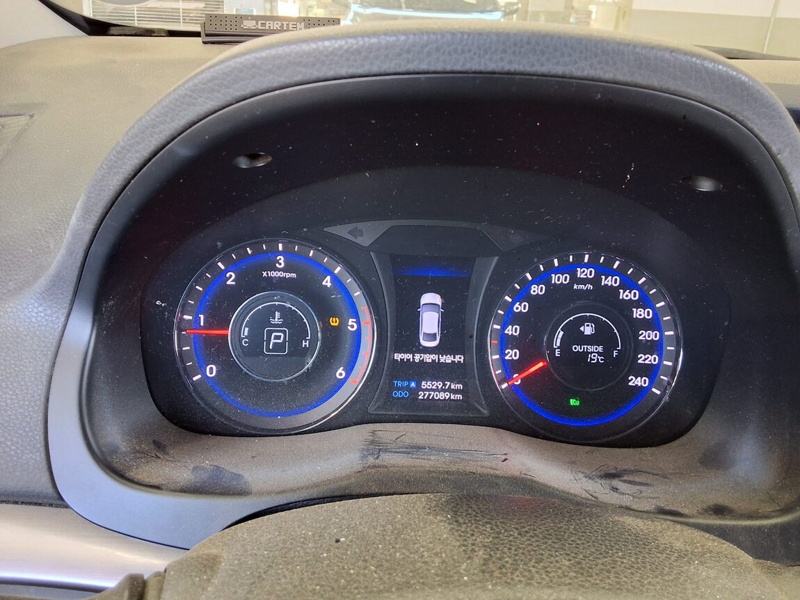HYUNDAI i40 SALLOON 1.7 VGT MODERN 2012 - zdjęcie 9