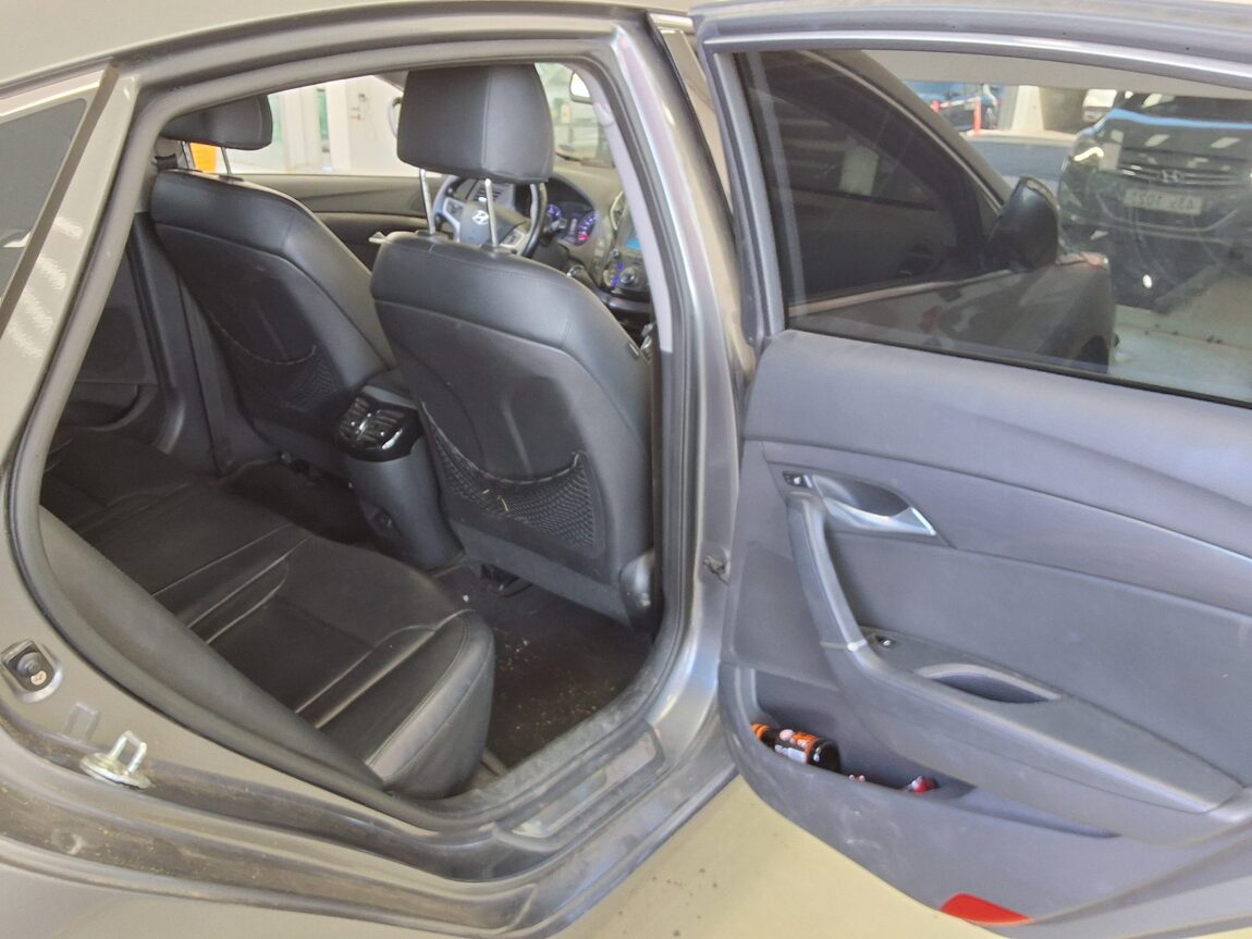 HYUNDAI i40 SALLOON 1.7 VGT MODERN 2012 - zdjęcie 13