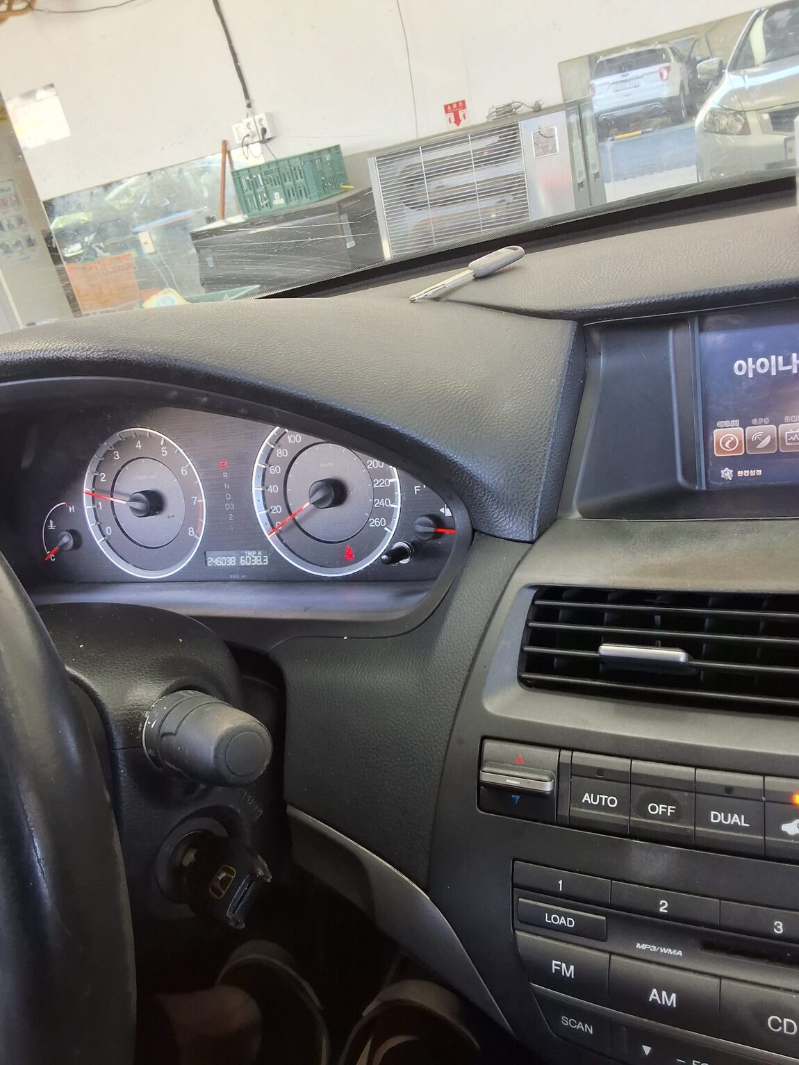 HONDA ACCORD (8TH GEN) 2.4 2009 - zdjęcie 17