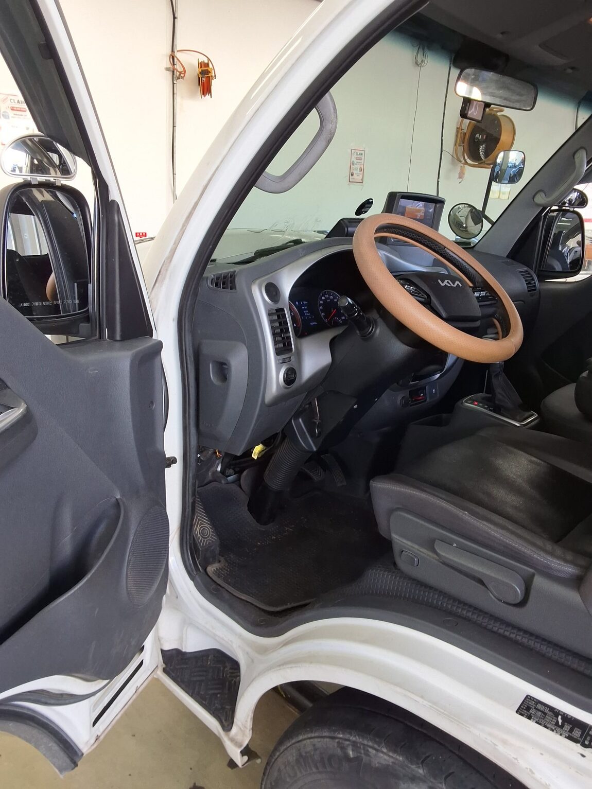 KIA THE NEW BONGO III CARGO 1 TON LPG KING CAB EXTRA LONG WHEELBASE L 2024 - zdjęcie 10