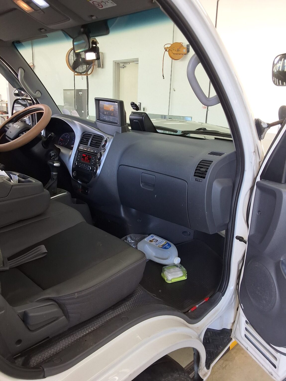 KIA THE NEW BONGO III CARGO 1 TON LPG KING CAB EXTRA LONG WHEELBASE L 2024 - zdjęcie 12
