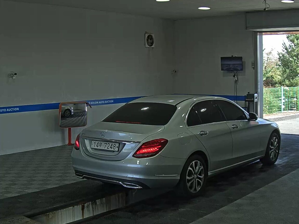 MERCEDES-BENZ C-CLASS (4TH GEN) C200 AVANTGARDE 2015 - zdjęcie 5