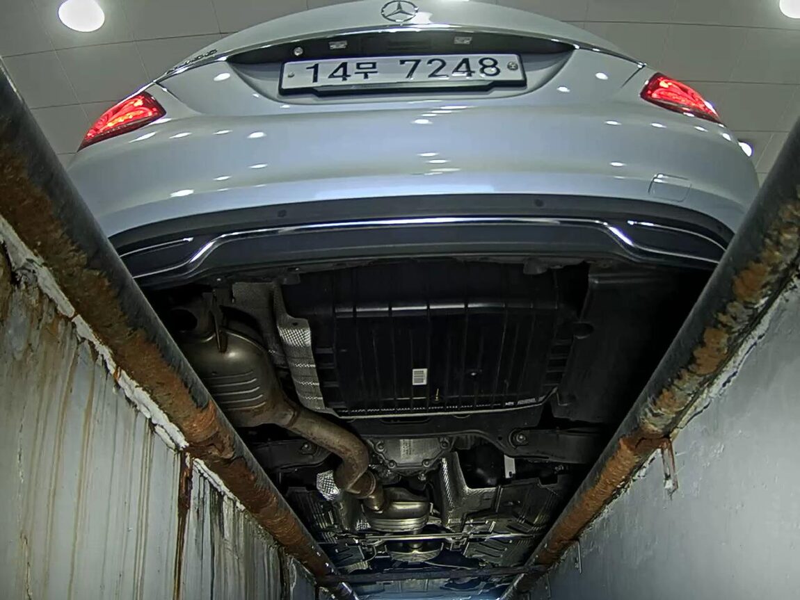 MERCEDES-BENZ C-CLASS (4TH GEN) C200 AVANTGARDE 2015 - zdjęcie 8