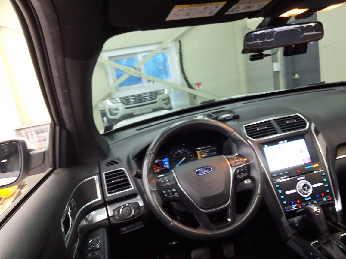 FORD EXPLORER (5TH GEN) 2.3 AWD LIMITED 2017 - zdjęcie 12