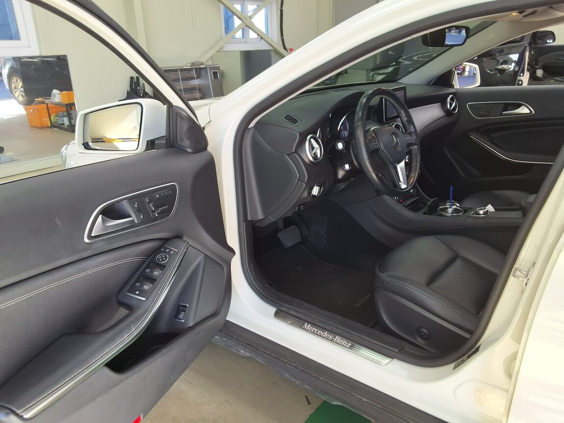 MERCEDES-BENZ GLA-CLASS GLA 200 CDI 2015 - zdjęcie 11