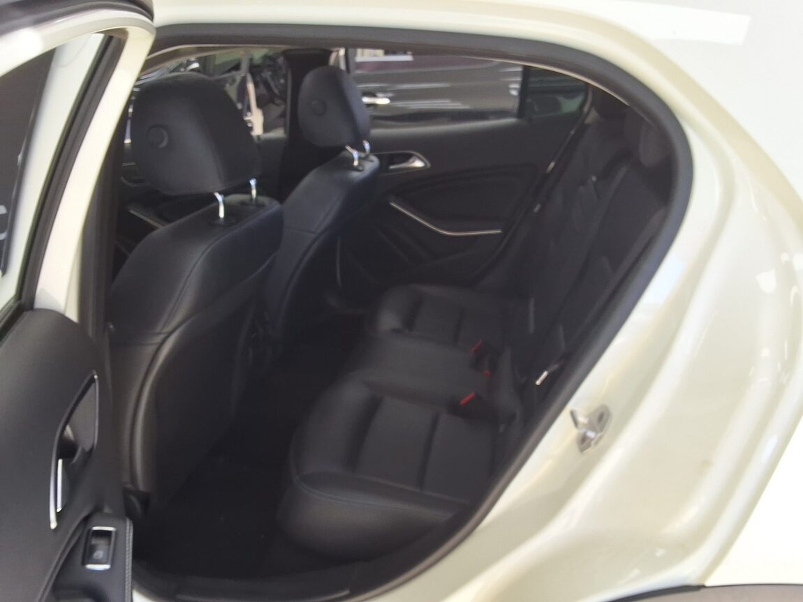 MERCEDES-BENZ GLA-CLASS GLA 200 CDI 2015 - zdjęcie 13