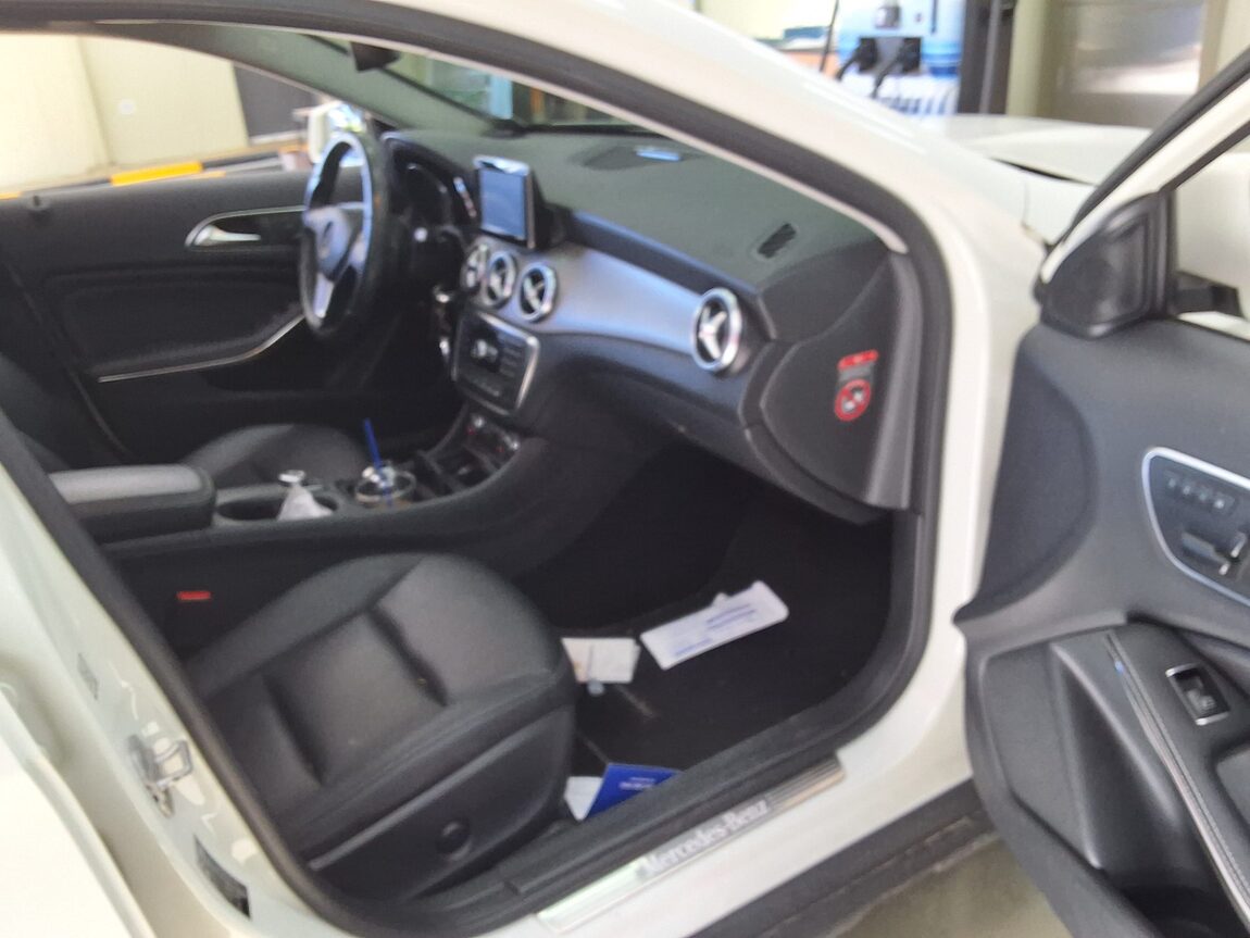 MERCEDES-BENZ GLA-CLASS GLA 200 CDI 2015 - zdjęcie 15
