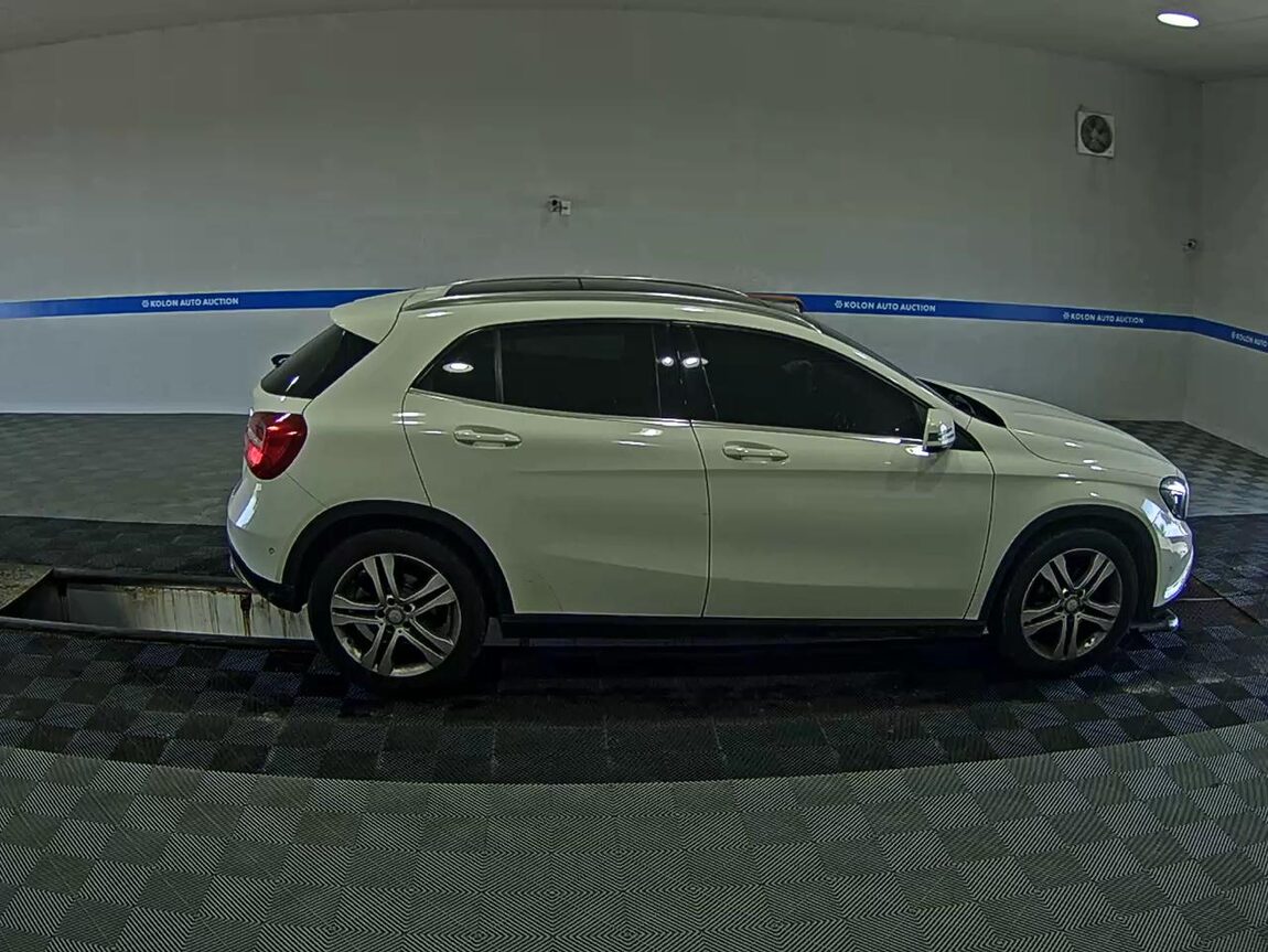 MERCEDES-BENZ GLA-CLASS GLA 200 CDI 2015 - zdjęcie 4