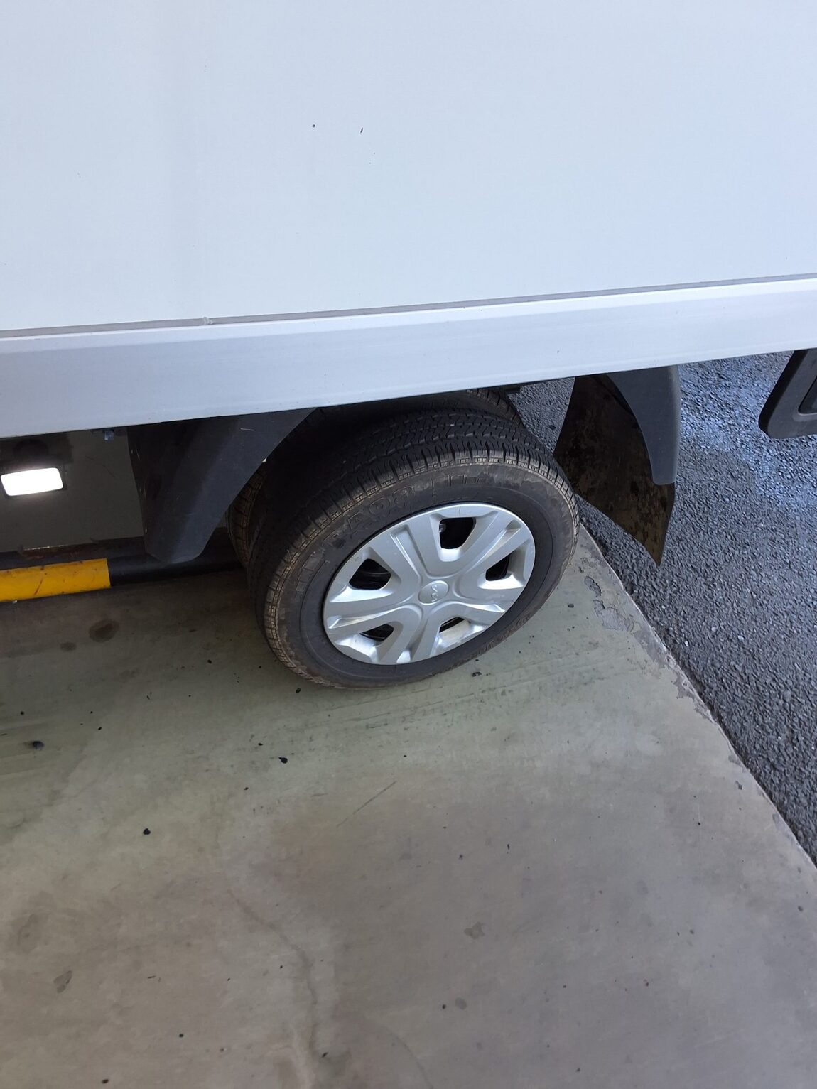 KIA THE NEW BONGO III CARGO 1 TON LPG KING CAB EXTRA LONG WHEELBASE L 2026 - zdjęcie 20