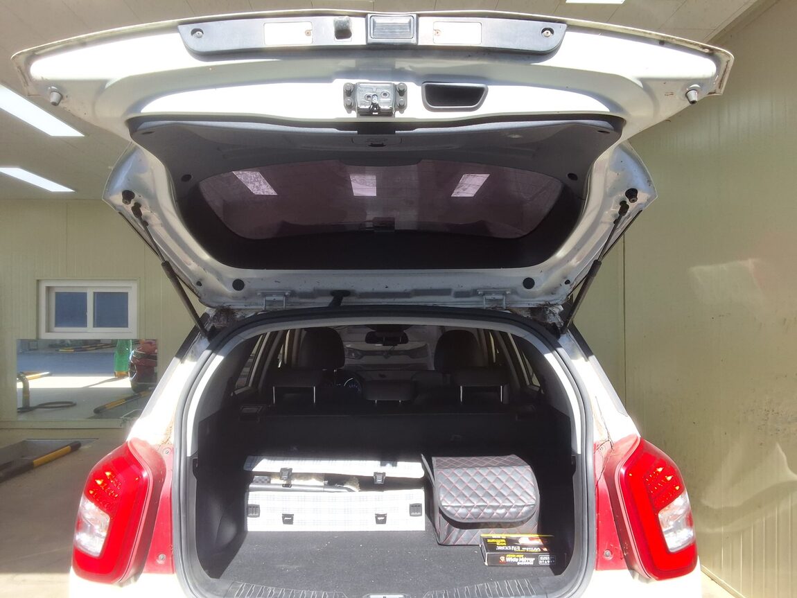 KG MOBILITY (SSANGYONG) TIVOLI AIR GASOLINE 2WD IX 2018 - zdjęcie 16