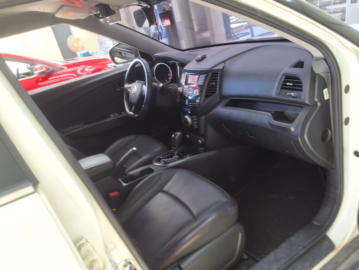 KG MOBILITY (SSANGYONG) TIVOLI AIR GASOLINE 2WD IX 2018 - zdjęcie 15