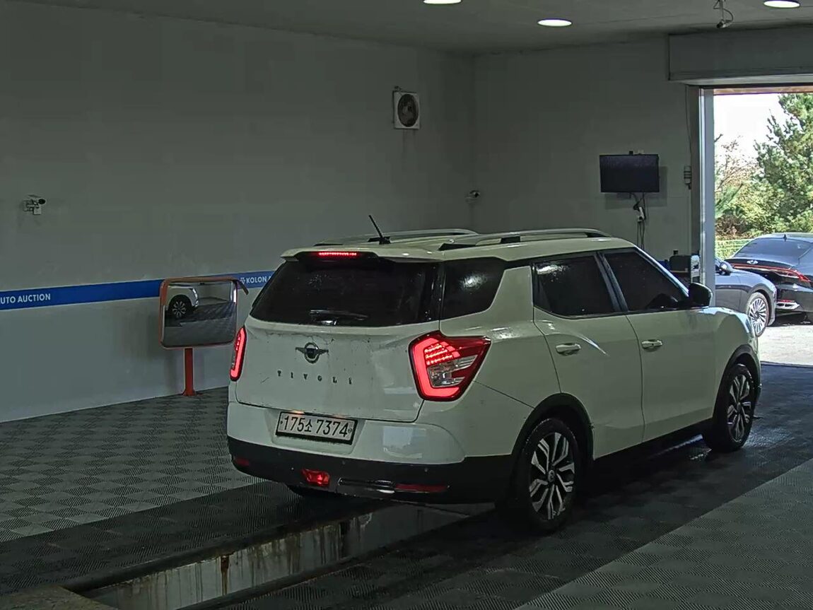 KG MOBILITY (SSANGYONG) TIVOLI AIR GASOLINE 2WD IX 2018 - zdjęcie 5