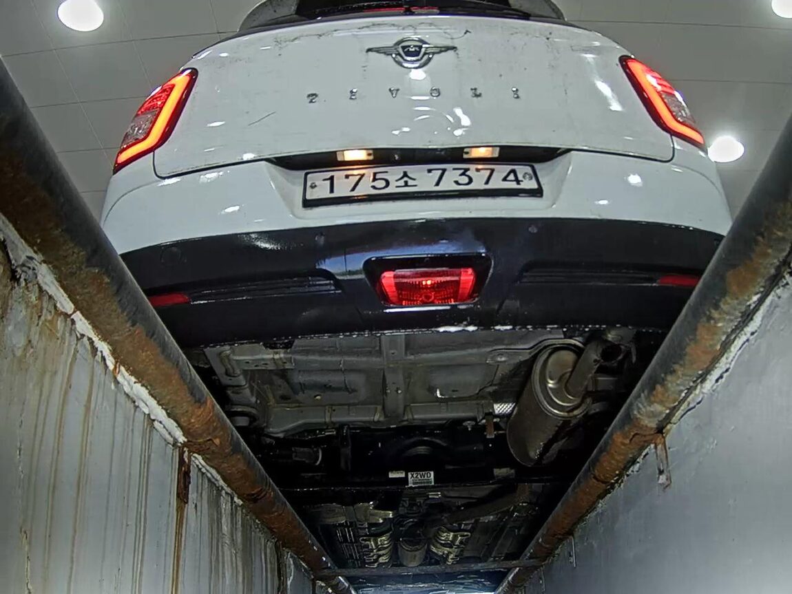 KG MOBILITY (SSANGYONG) TIVOLI AIR GASOLINE 2WD IX 2018 - zdjęcie 8