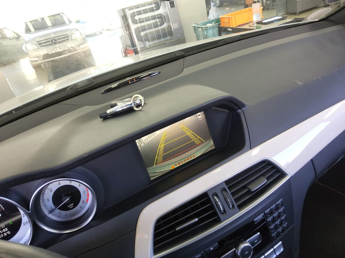 MERCEDES-BENZ C-CLASS (3RD GEN) C200 AVANTGARDE STYLE PACK 2013 - zdjęcie 17