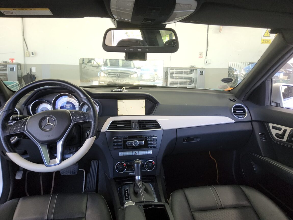 MERCEDES-BENZ C-CLASS (3RD GEN) C200 AVANTGARDE STYLE PACK 2013 - zdjęcie 11