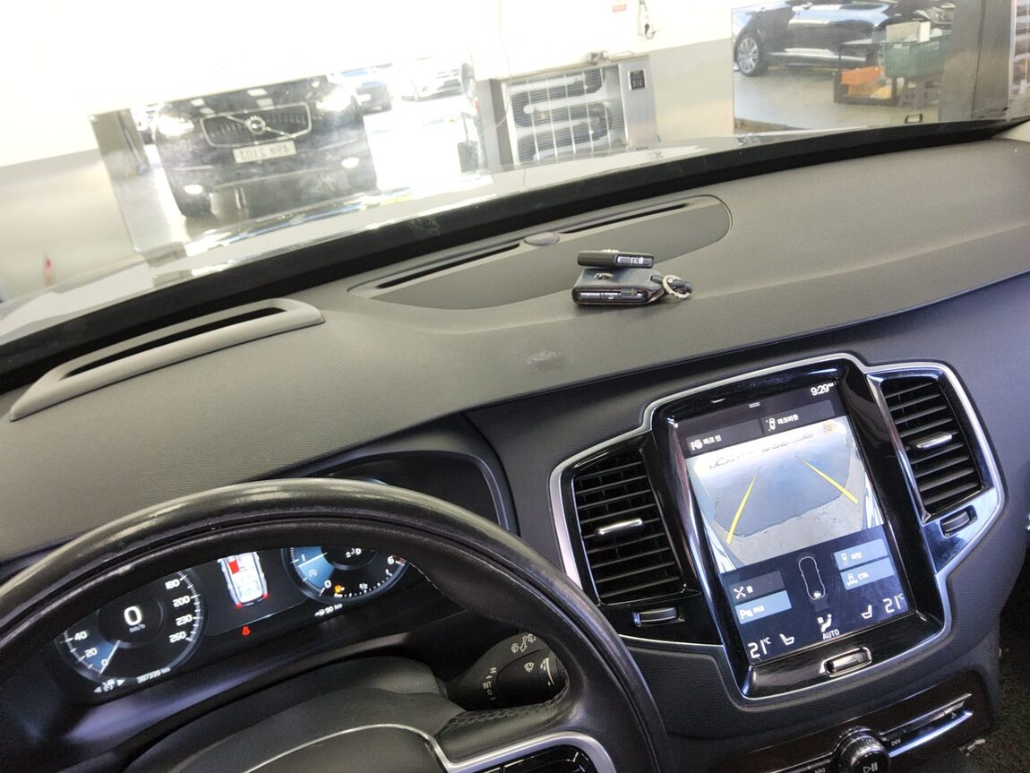 VOLVO XC90 (2ND GEN) D5 AWD MOMENTUM 2017 - zdjęcie 18