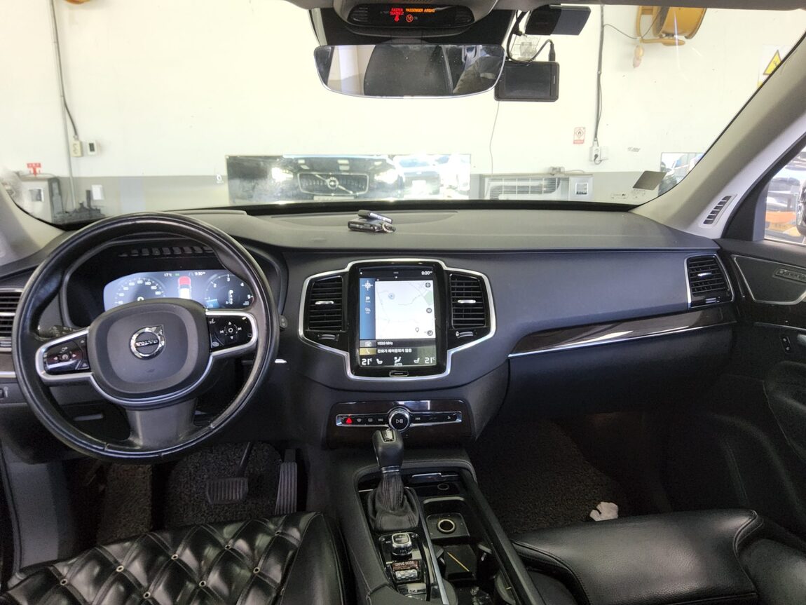 VOLVO XC90 (2ND GEN) D5 AWD MOMENTUM 2017 - zdjęcie 11