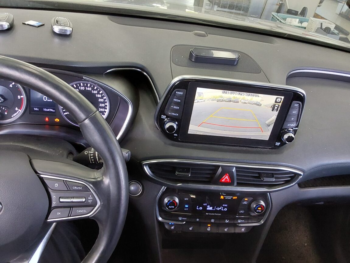 HYUNDAI SANTA FE (TM) R2.0 2WD PREMIUM 2020 - zdjęcie 17