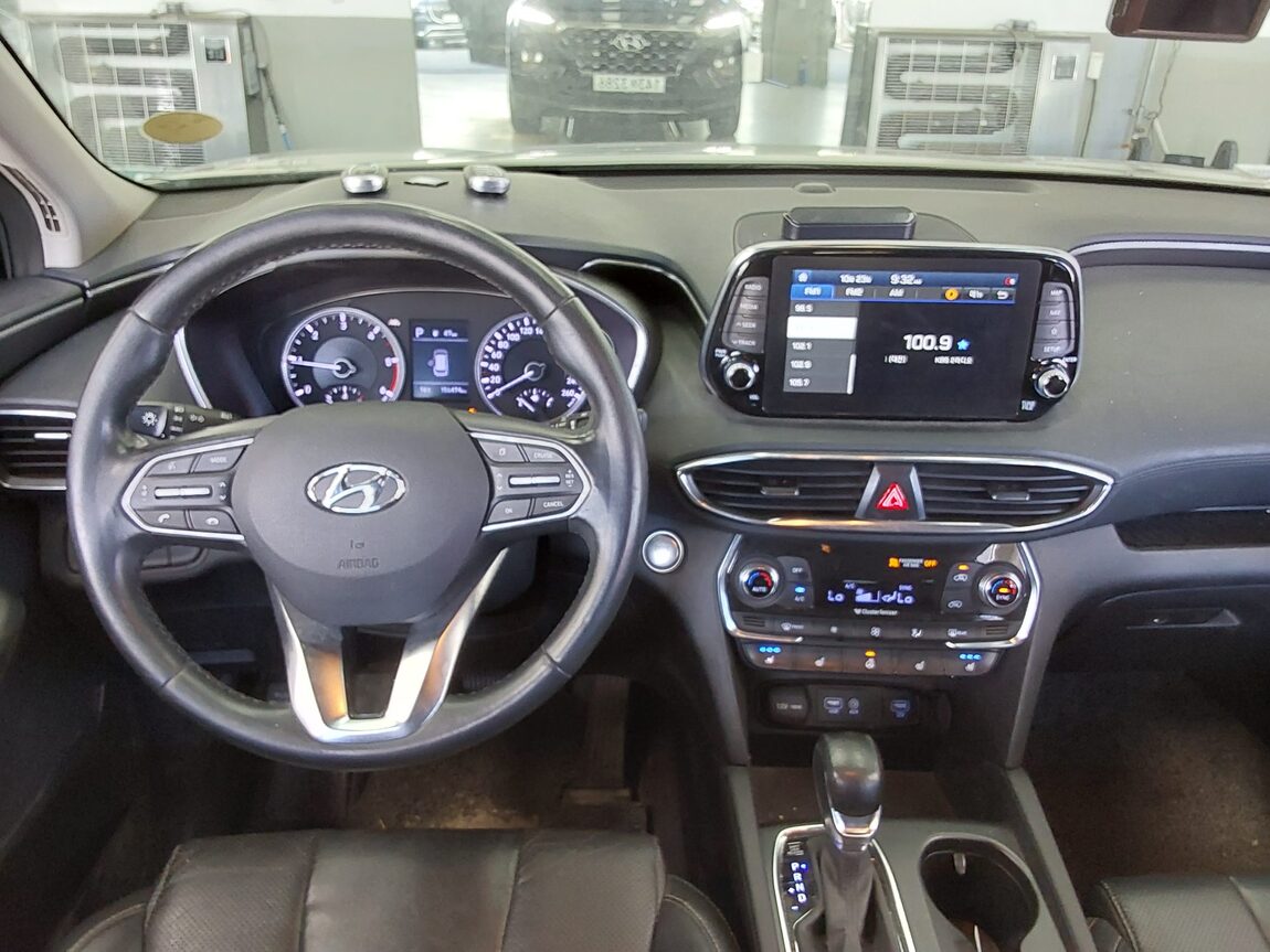 HYUNDAI SANTA FE (TM) R2.0 2WD PREMIUM 2020 - zdjęcie 11