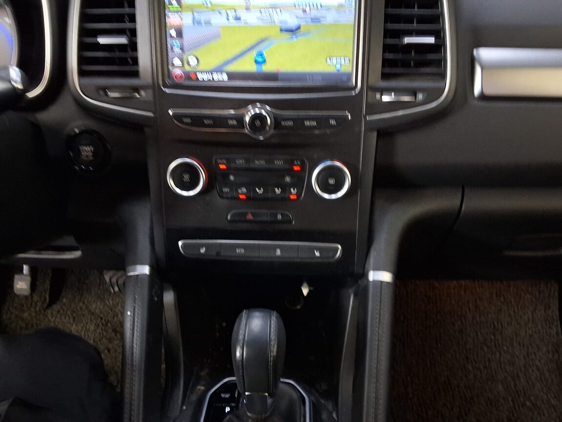 RENAULT (SAMSUNG) QM6 2.0 dCi 2WD LE 2017 - zdjęcie 24