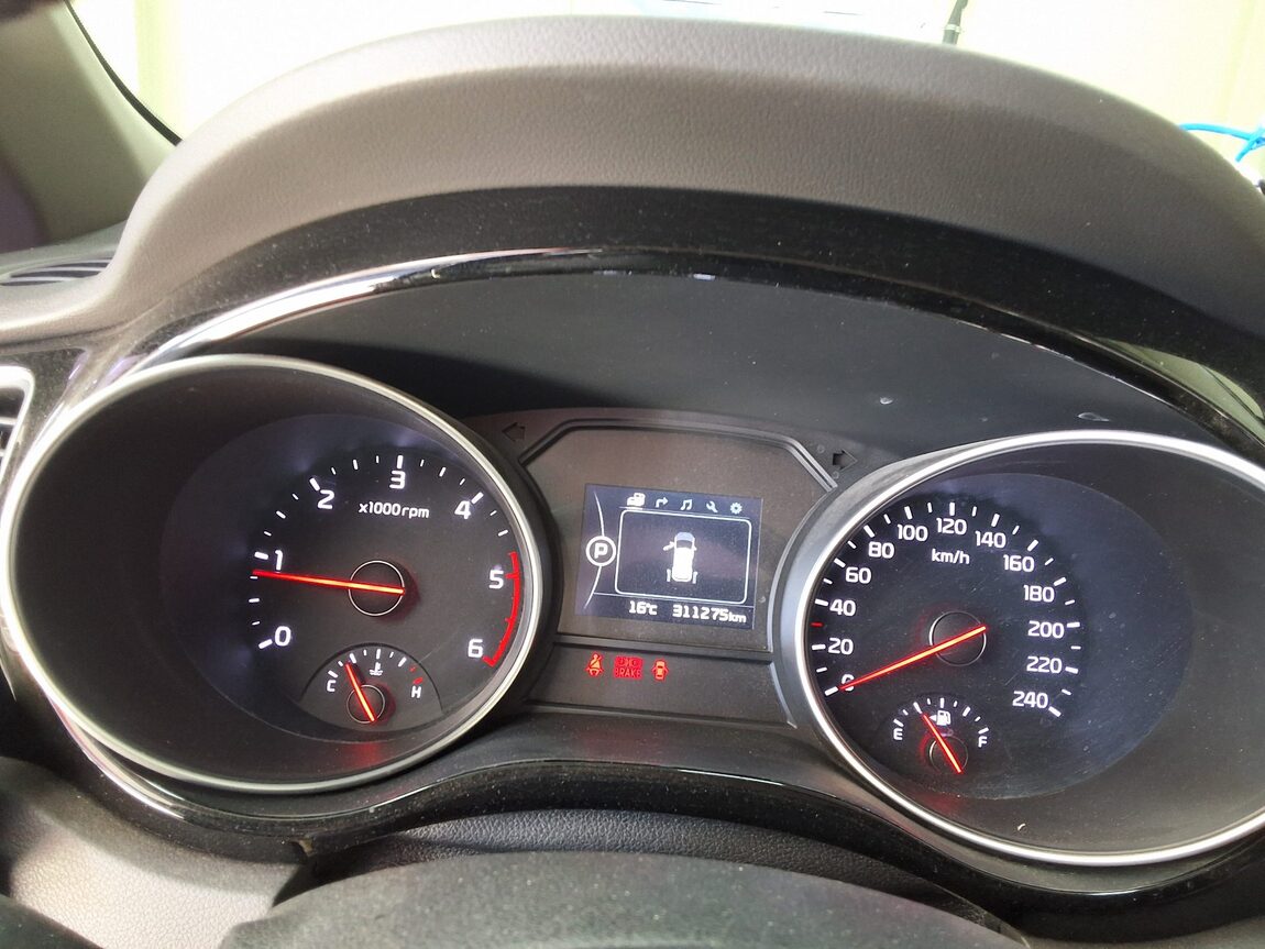 KIA ALL NEW CARNIVAL 9-SEATER DIESEL PRESTIGE 2015 - zdjęcie 10