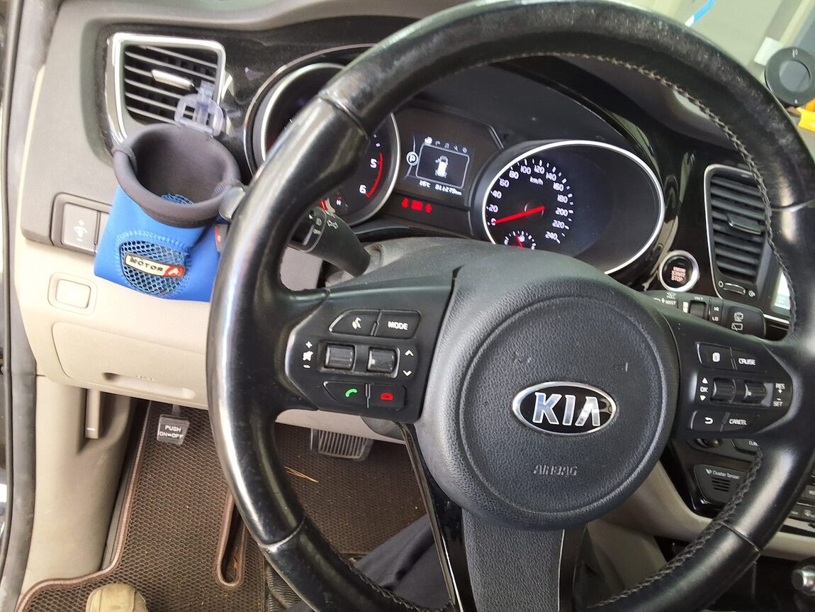 KIA ALL NEW CARNIVAL 9-SEATER DIESEL PRESTIGE 2015 - zdjęcie 23