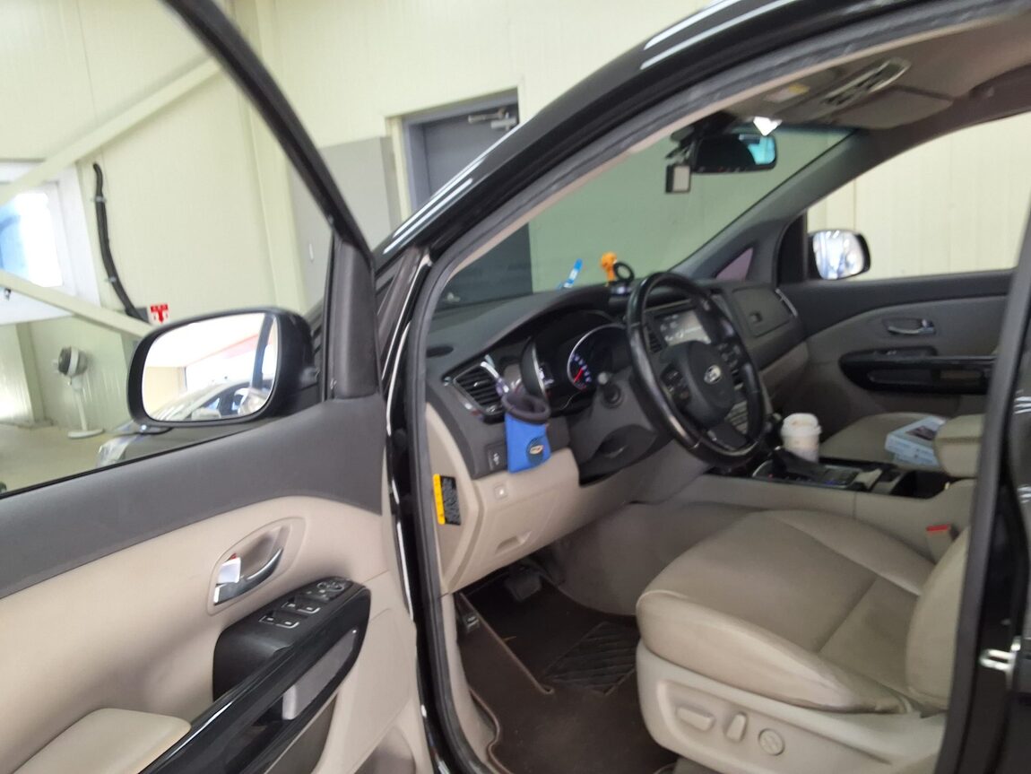 KIA ALL NEW CARNIVAL 9-SEATER DIESEL PRESTIGE 2015 - zdjęcie 11