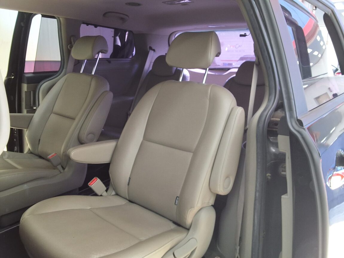 KIA ALL NEW CARNIVAL 9-SEATER DIESEL PRESTIGE 2015 - zdjęcie 13