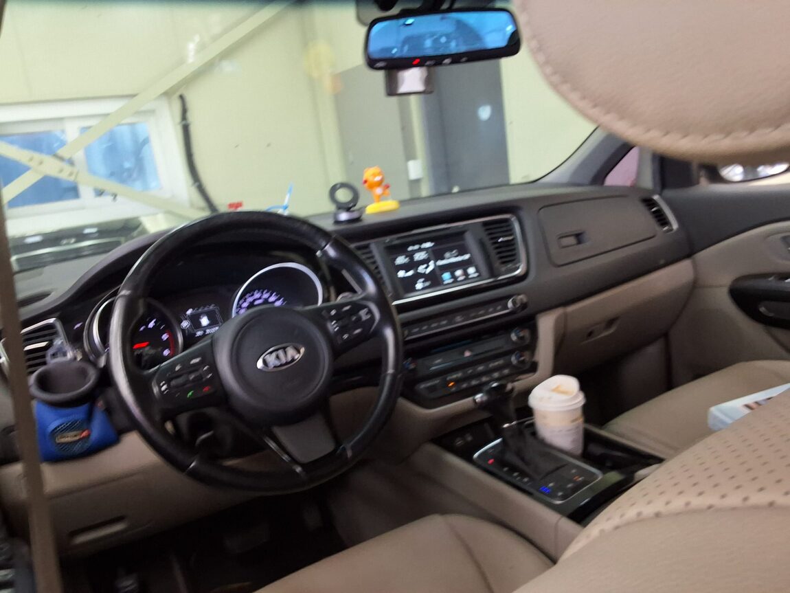 KIA ALL NEW CARNIVAL 9-SEATER DIESEL PRESTIGE 2015 - zdjęcie 12