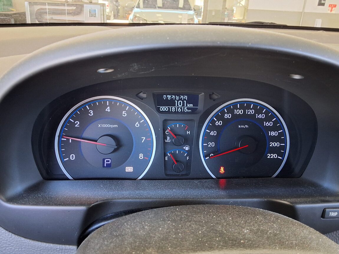 HYUNDAI AVANTE HD 1.6 VVT S16 LUXURY 2010 - zdjęcie 9