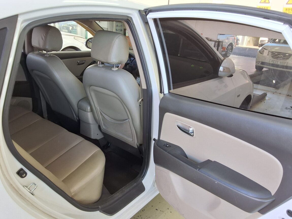 HYUNDAI AVANTE HD 1.6 VVT S16 LUXURY 2010 - zdjęcie 13
