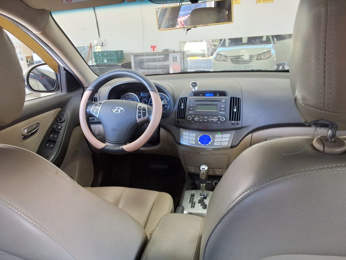 HYUNDAI AVANTE HD 1.6 VVT S16 LUXURY 2010 - zdjęcie 11