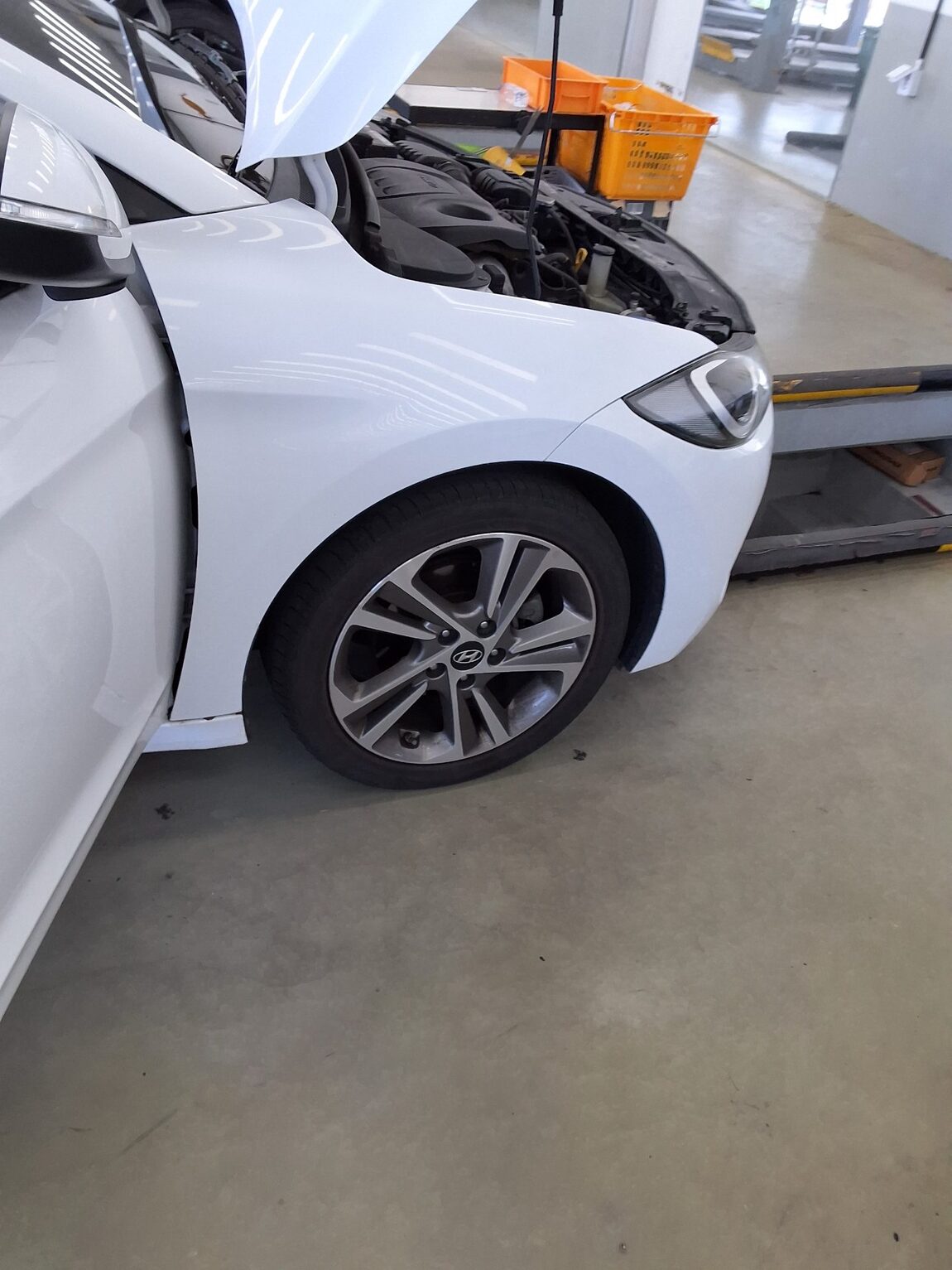 HYUNDAI AVANTE AD 1.6 GDi VALUE PLUS 2018 - zdjęcie 22