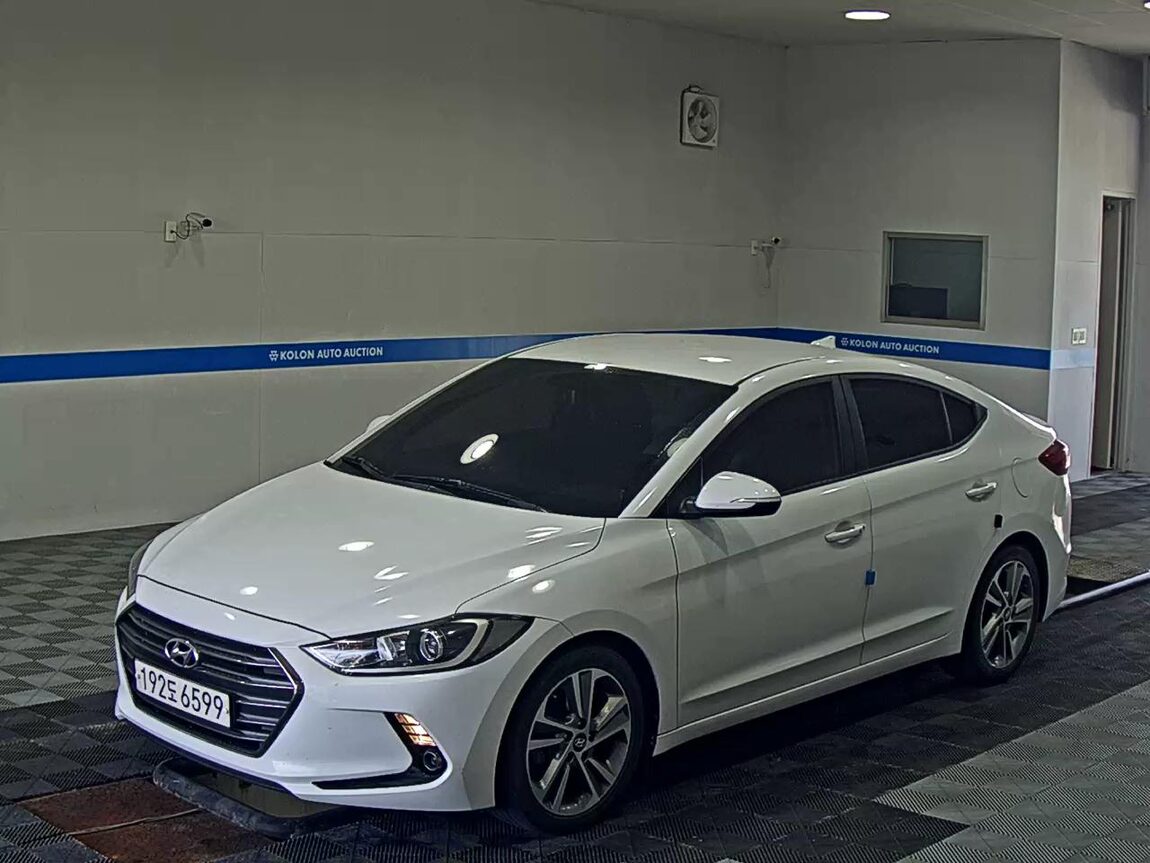 HYUNDAI AVANTE AD 1.6 GDi VALUE PLUS 2018 - zdjęcie 2