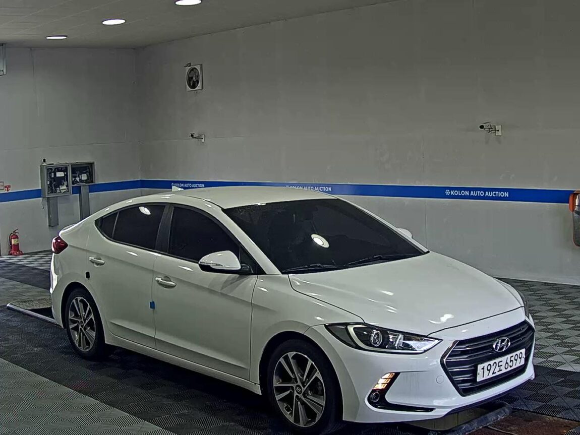 HYUNDAI AVANTE AD 1.6 GDi VALUE PLUS 2018 - zdjęcie 3