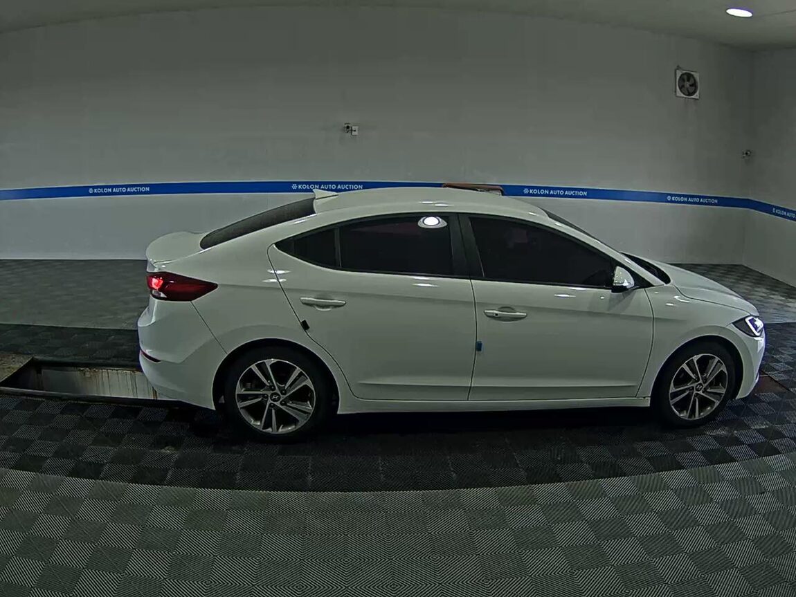 HYUNDAI AVANTE AD 1.6 GDi VALUE PLUS 2018 - zdjęcie 4