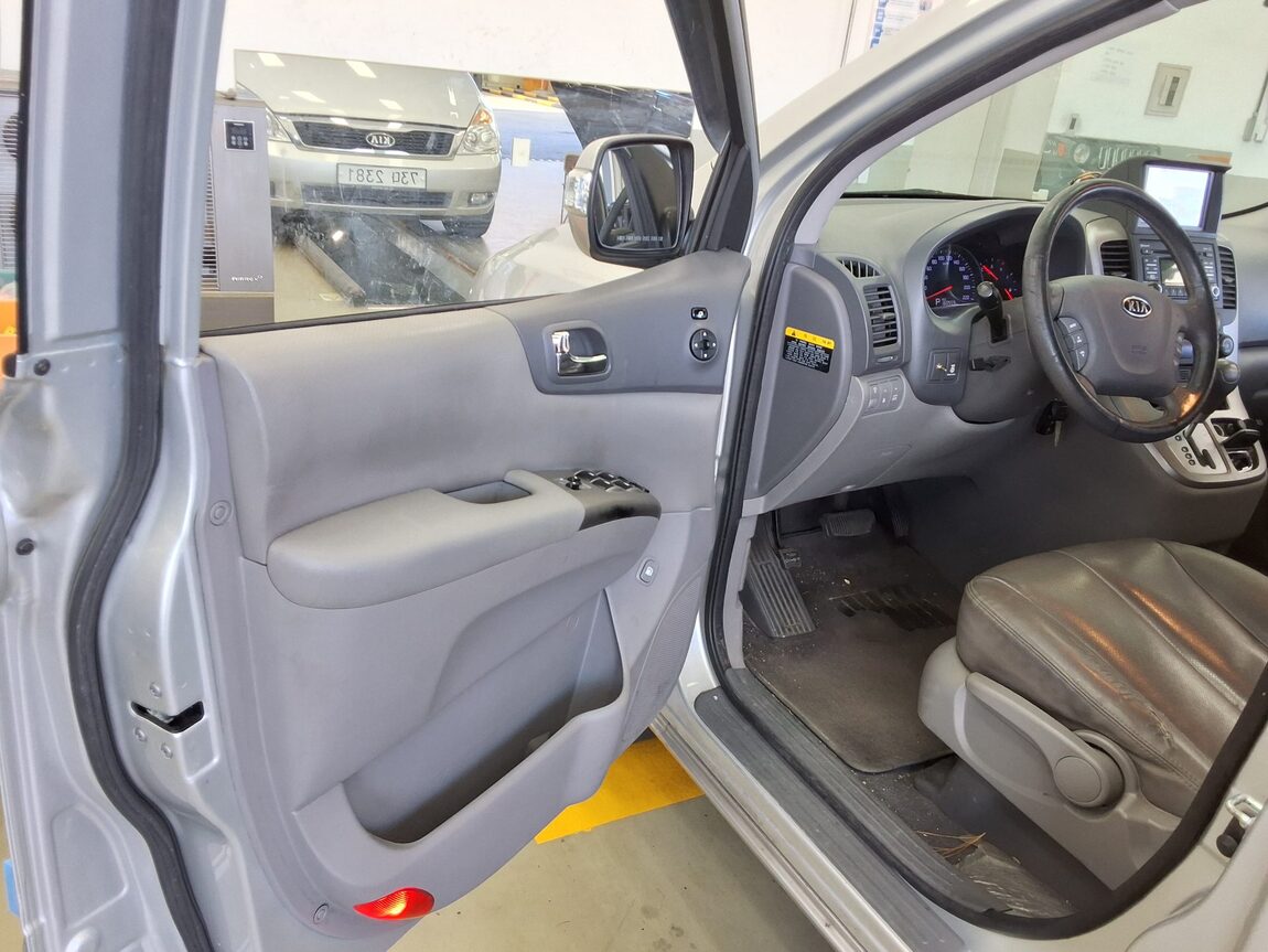 KIA CARNIVAL R 11-SEATER DIESEL GLX PREMIUM 2012 - zdjęcie 10
