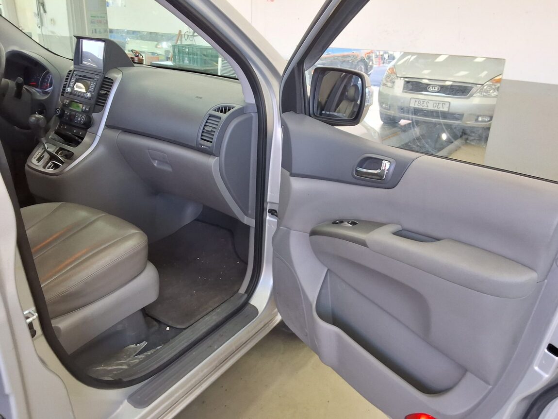 KIA CARNIVAL R 11-SEATER DIESEL GLX PREMIUM 2012 - zdjęcie 14
