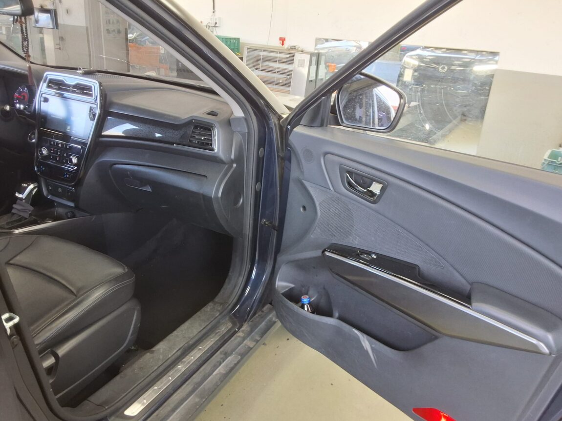 KG MOBILITY (SSANGYONG) VERY NEW TIVOLI 1.6 DIESEL 2WD V5 2020 - zdjęcie 14