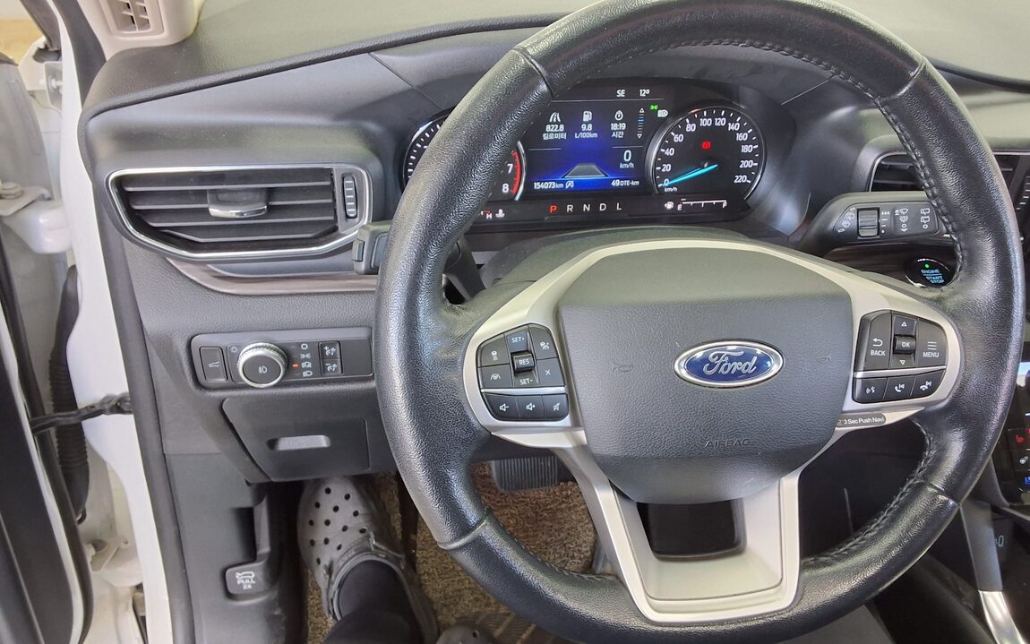 FORD EXPLORER (6TH GEN) 2.3 AWD LIMITED 2021 - zdjęcie 17