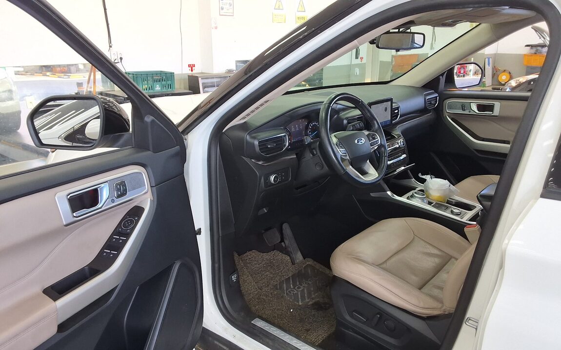 FORD EXPLORER (6TH GEN) 2.3 AWD LIMITED 2021 - zdjęcie 10