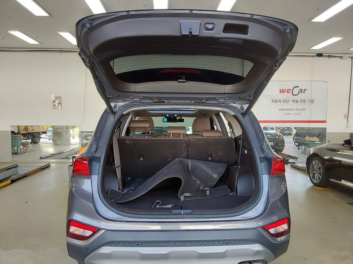 HYUNDAI SANTA FE (TM) R2.2 4WD PRESTIGE 2019 - zdjęcie 16