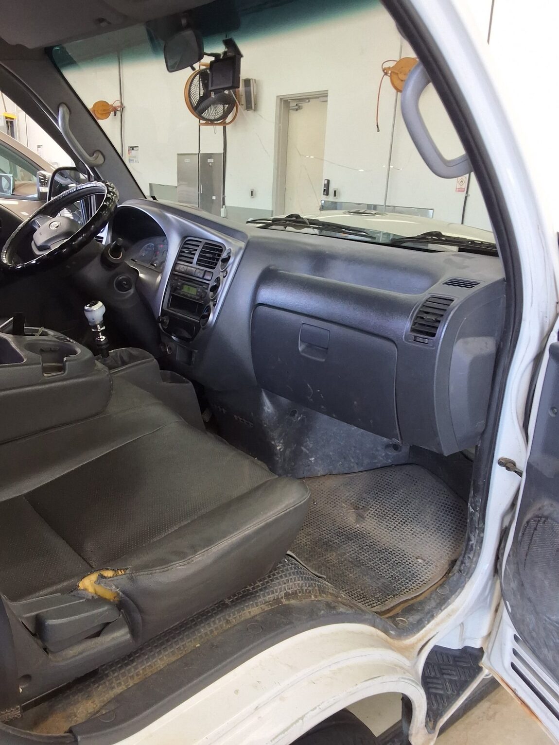 KIA BONGO III CARGO CRDi DOUBLE CAB EXTRA LONG WHEELBASE 2015 - zdjęcie 14