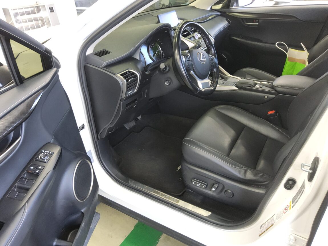 LEXUS NX 300h 2017 - zdjęcie 10