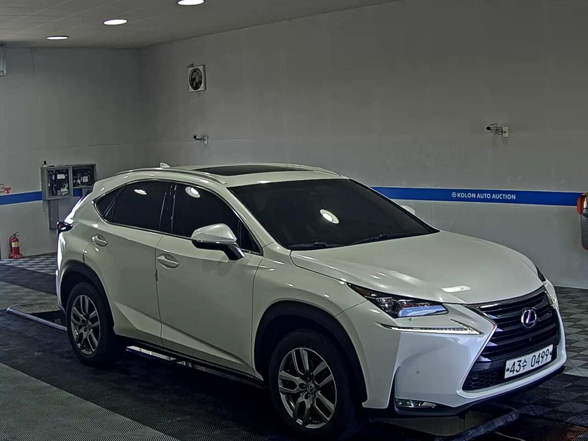 LEXUS NX 300h 2017 - zdjęcie 3