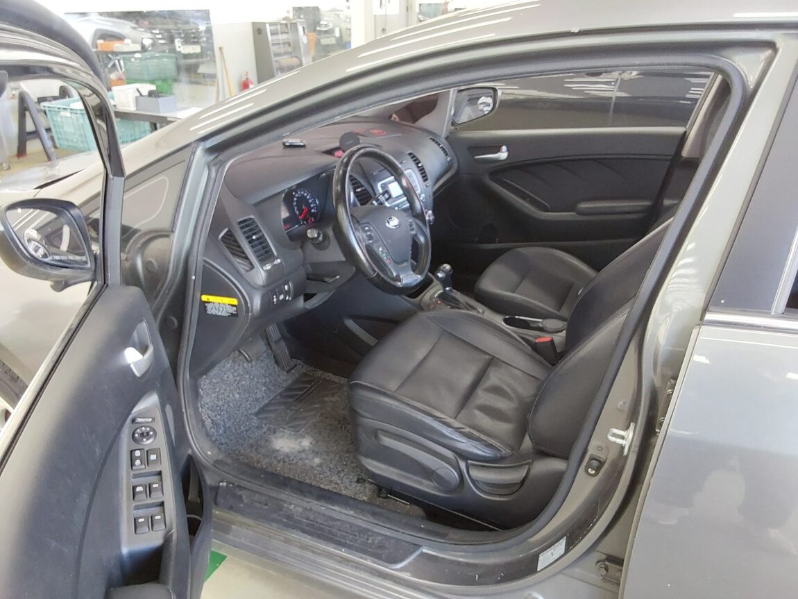 KIA K3 1.6 GDI LUXURY 2015 - zdjęcie 10