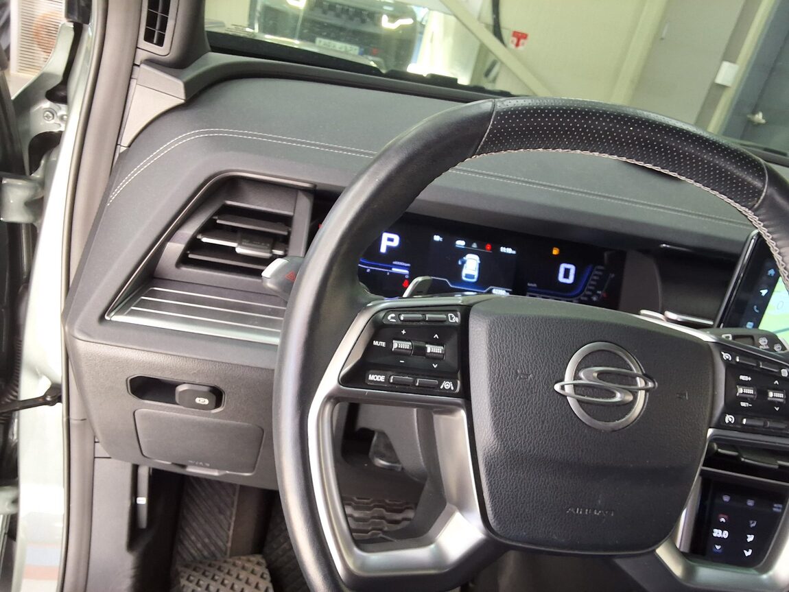 KG MOBILITY (SSANGYONG) TORRES 1.5 GDI-T 2WD T7 2023 - zdjęcie 23