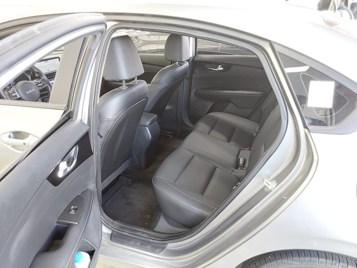 KIA THE NEW K3 1.6 GASOLINE PRESTIGE 2023 - zdjęcie 12