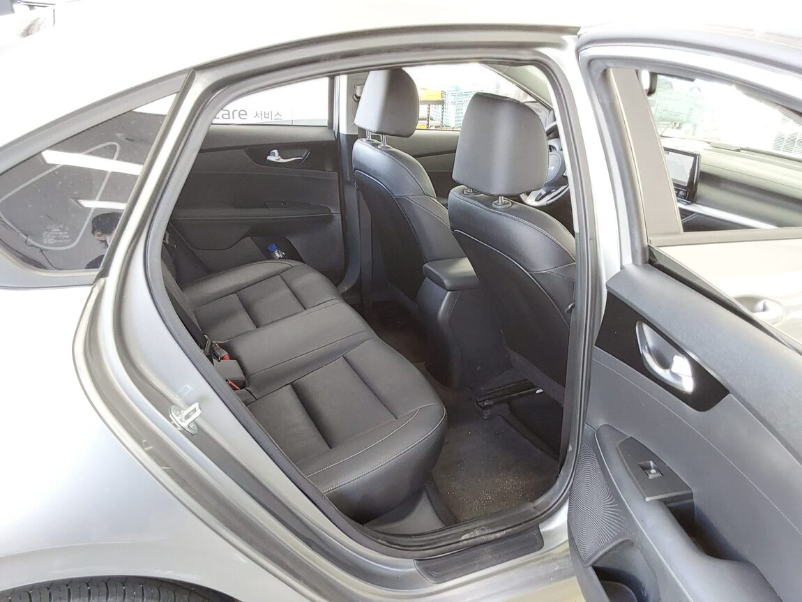 KIA THE NEW K3 1.6 GASOLINE PRESTIGE 2023 - zdjęcie 13